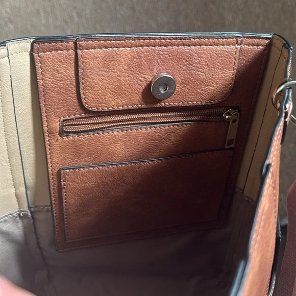 Chic Brown Shoulder Bag with Striped Strap - Picture 4 of 6